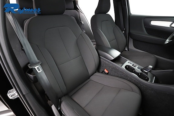 Volvo XC40 6 of 24