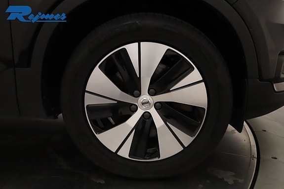 Volvo XC40 12 of 24