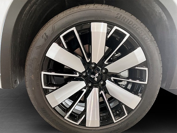 Mitsubishi Outlander 8 of 18