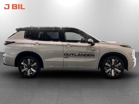 Mitsubishi Outlander 4 of 5