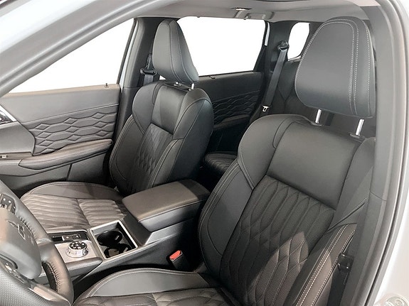 Mitsubishi Outlander 10 of 18