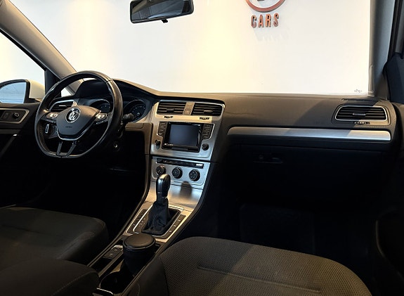 Volkswagen Golf VII 11 of 17