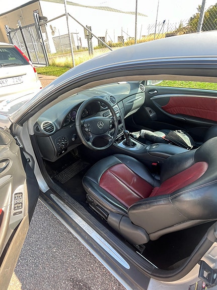 Mercedes-Benz CLK200 5 of 5