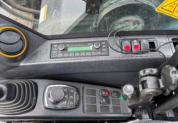 Hyundai HX 300 AL 6 of 7