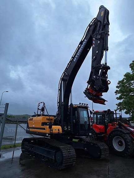 Hyundai HX 300 AL 4 of 6