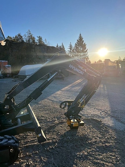 Hyundai HX 25 AZ Engcon Rototilt + Skopkit 8 of 8