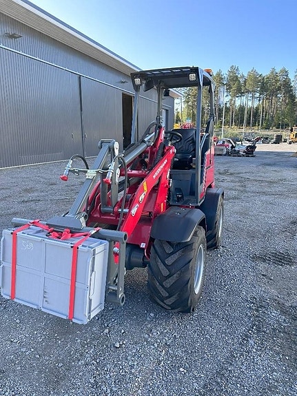 Weidemann 1190 e 4 of 5