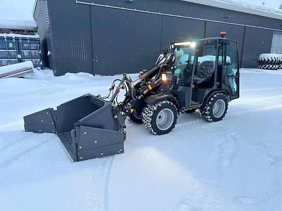 Weidemann 1260LP 2 of 5