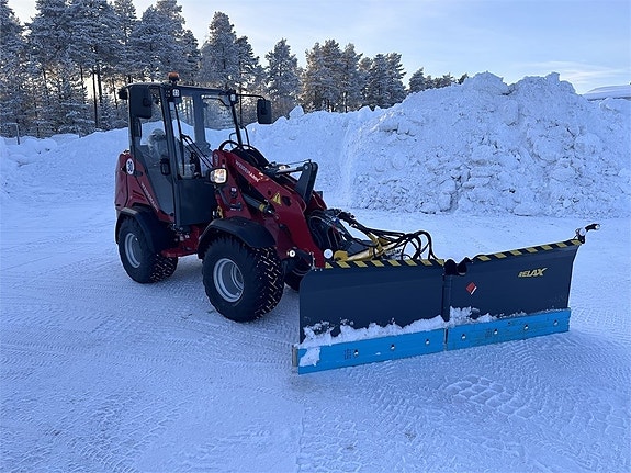 Weidemann 1390 3 of 5