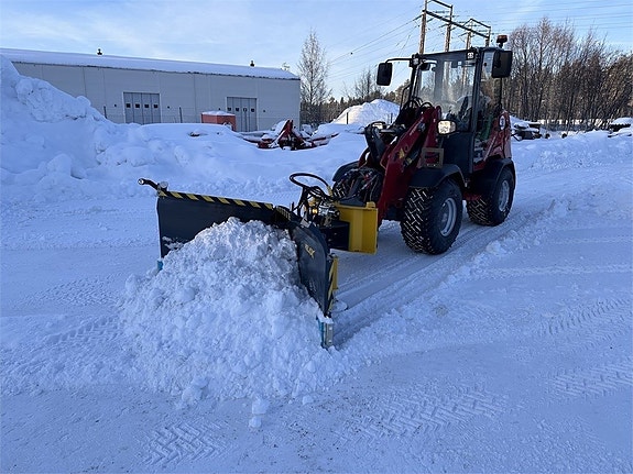 Weidemann 1390 4 of 5