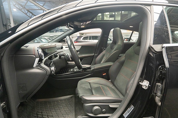 Mercedes-Benz CLA250 e 17 of 24
