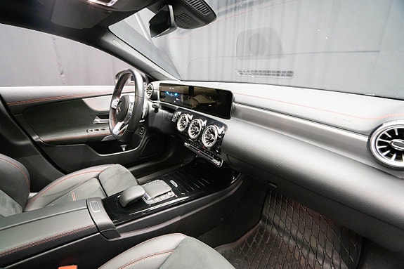 Mercedes-Benz CLA250 e 13 of 24
