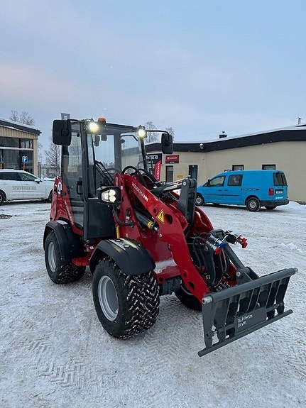Weidemann 1390 3 of 5