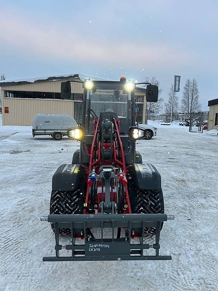 Weidemann 1390 4 of 5
