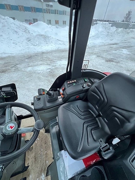Weidemann 1390 10 of 12