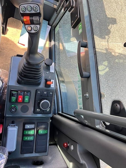 Weidemann 4080 Winter Edition 12 of 17
