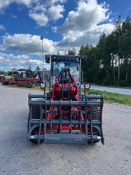 Weidemann 4080 Winter Edition 8 of 17