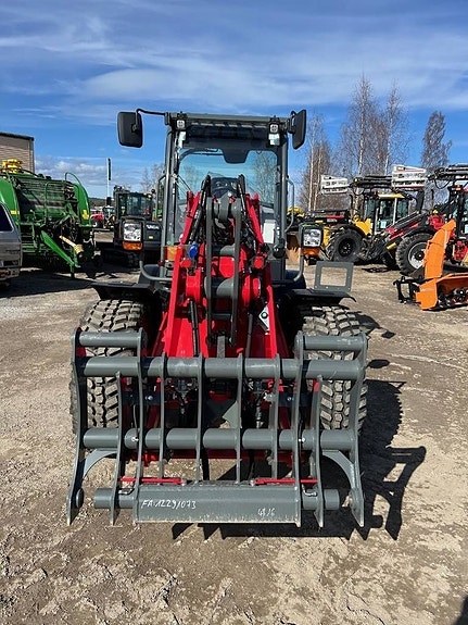 Weidemann 5080 10 of 16