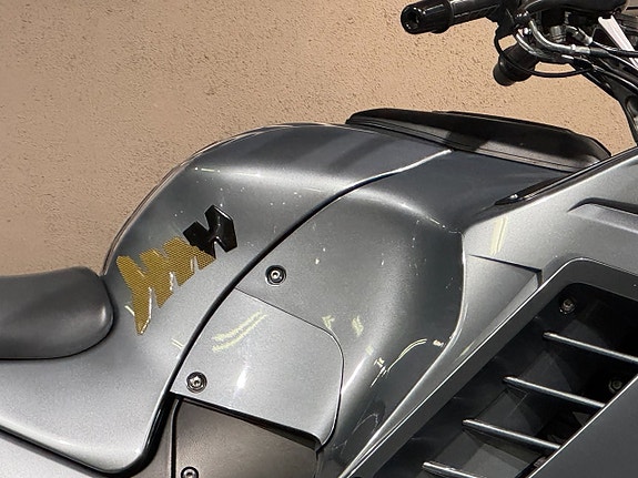 Kawasaki 1400 GTR ABS 2 of 7