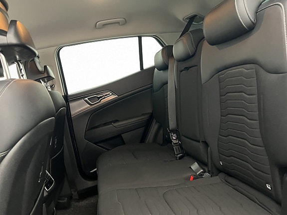 Kia Sportage 27 of 30