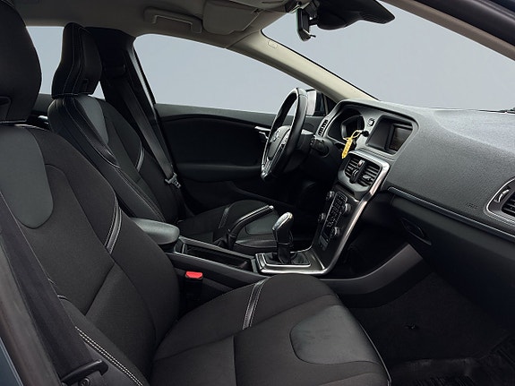 Volvo V40 10 of 20