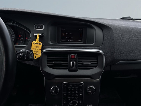Volvo V40 11 of 20