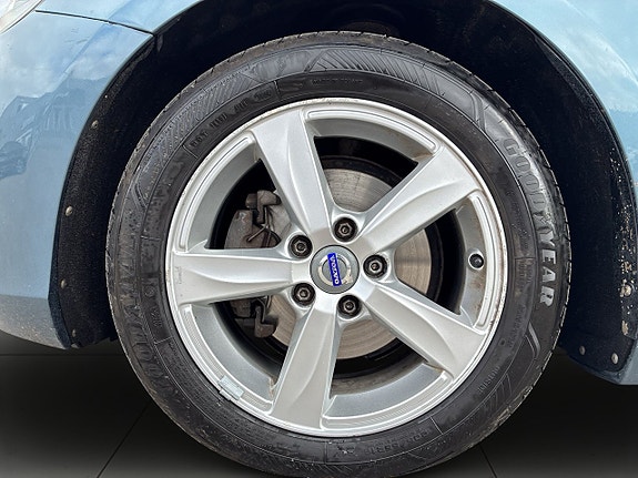 Volvo V40 14 of 20