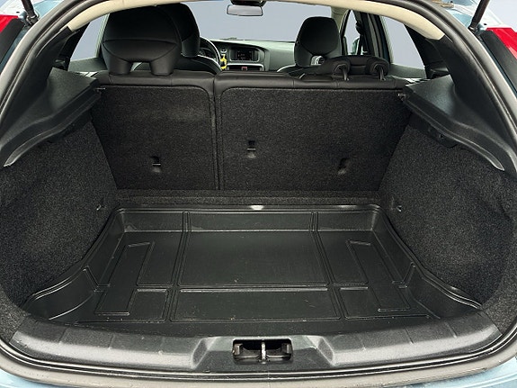 Volvo V40 12 of 20