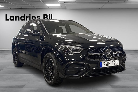 Mercedes-Benz GLA250 e 3 of 15
