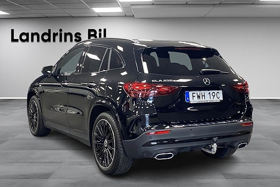 Mercedes-Benz GLA250 e 7 of 15