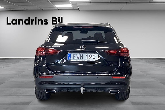 Mercedes-Benz GLA250 e 6 of 15