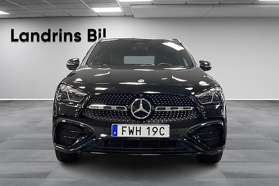 Mercedes-Benz GLA250 e 2 of 15