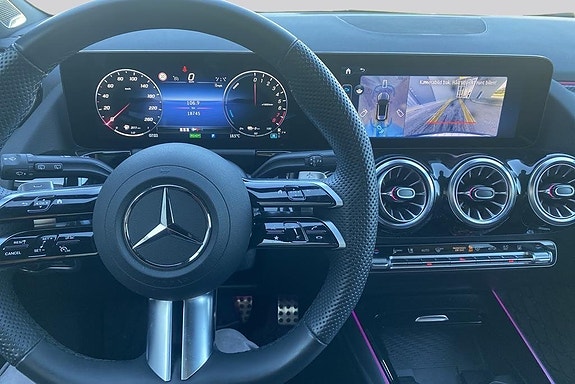 Mercedes-Benz GLA250 e 12 of 15