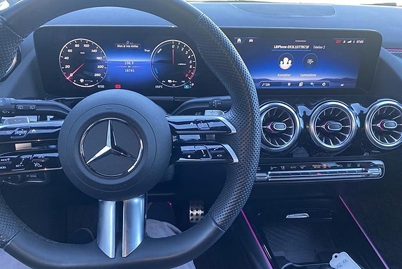 Mercedes-Benz GLA250 e 8 of 15