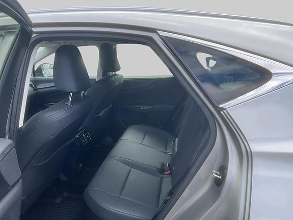 Lexus NX350h 7 of 11