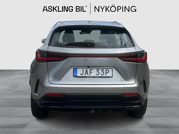 Lexus NX350h 4 of 5