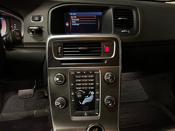 Volvo V60 13 of 26