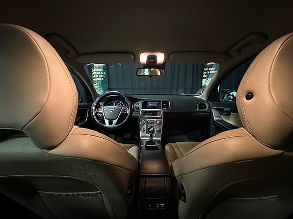 Volvo V60 22 of 26