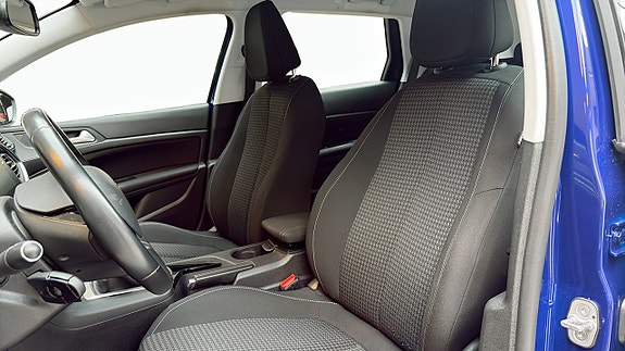 Peugeot 308 8 of 12