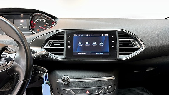 Peugeot 308 9 of 12