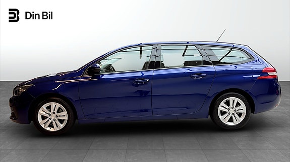 Peugeot 308 2 of 5