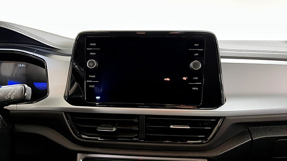 Volkswagen T-Roc 9 of 13