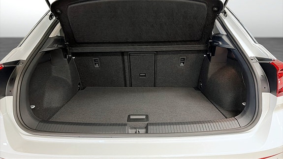 Volkswagen T-Roc 12 of 13