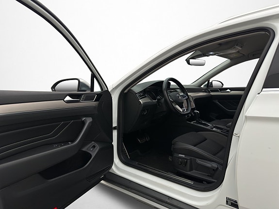 Volkswagen Passat Alltrack 8 of 30