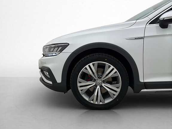 Volkswagen Passat Alltrack 29 of 30