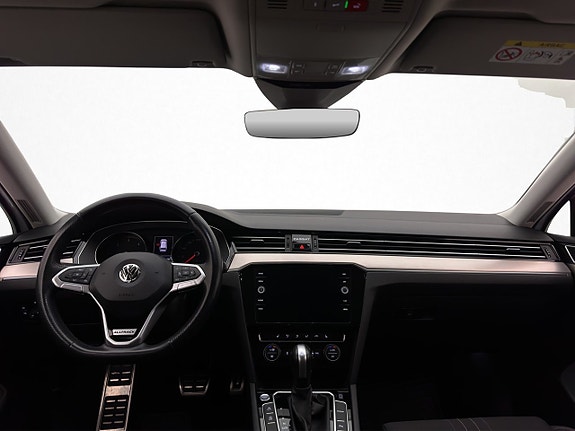 Volkswagen Passat Alltrack 9 of 30