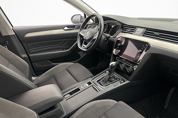 Volkswagen Passat Alltrack 23 of 30