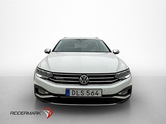 Volkswagen Passat Alltrack 2 of 30