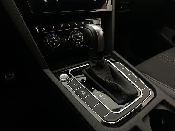 Volkswagen Passat Alltrack 22 of 30