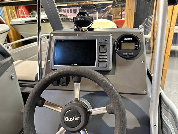 Buster M / M2 / Yamaha F40 (2016/2017) 4 of 8
